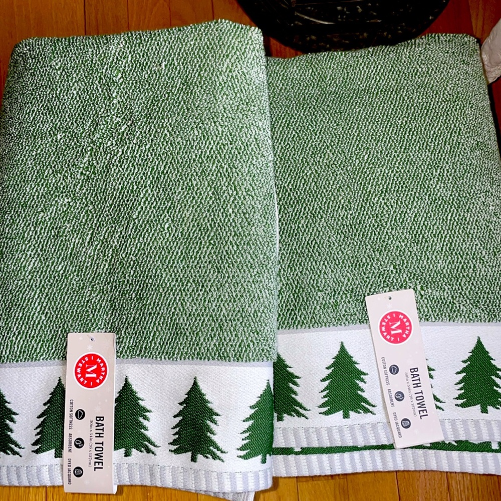 MARTHA STEWART🌲Set of 2 Evergreen Trees Bath Towels 🌲NWT🌲Beautiful Quality 🌲 - Picture 8 of 10